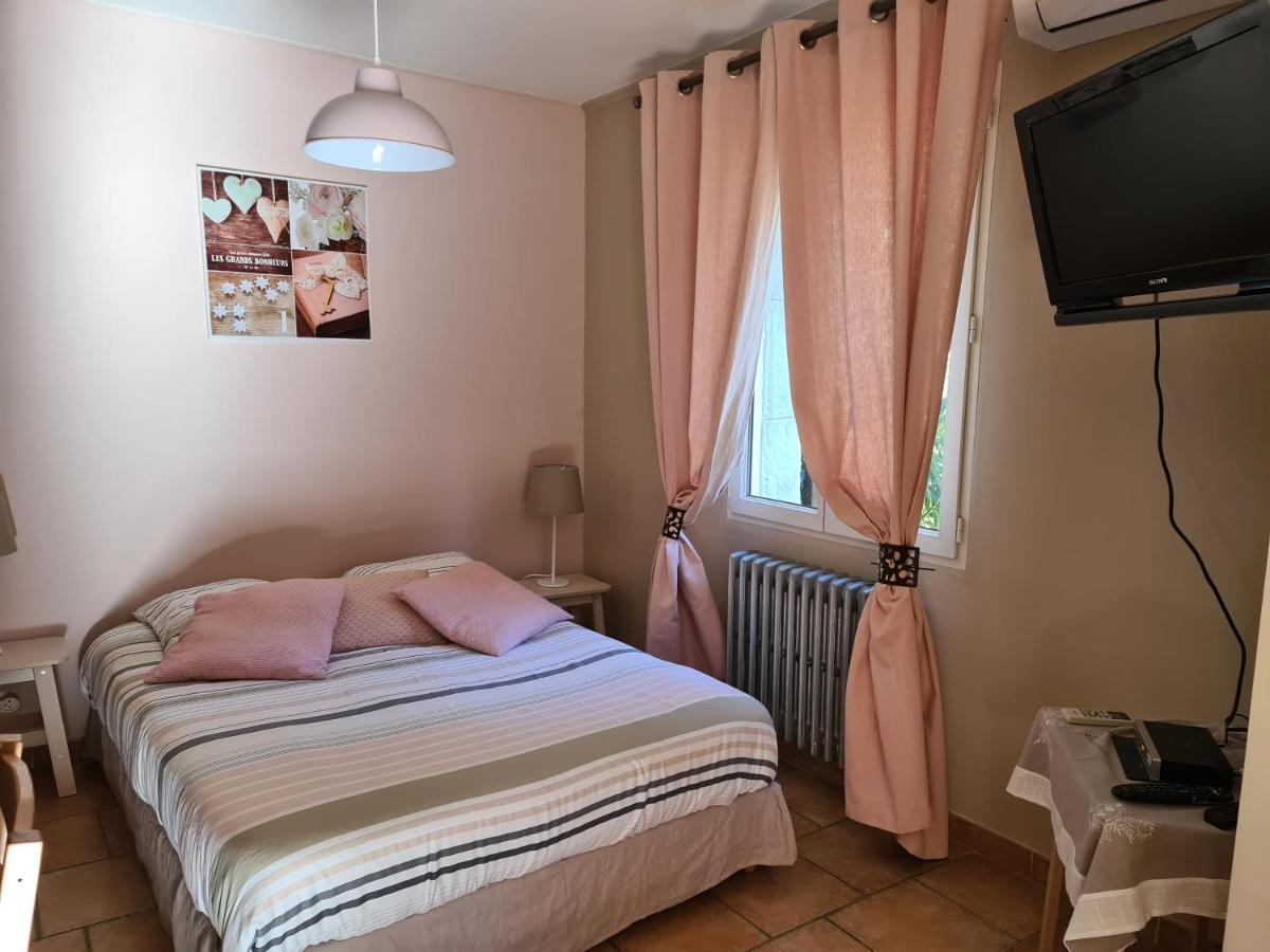 Appartements Dans Villa Privee Avec Piscine, Jardin, Parking Clos, Wifi, Climatisation Мерой Екстериор снимка