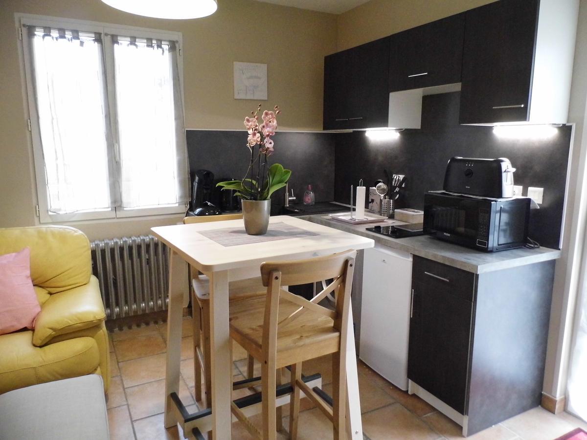 Appartements Dans Villa Privee Avec Piscine, Jardin, Parking Clos, Wifi, Climatisation Мерой Екстериор снимка